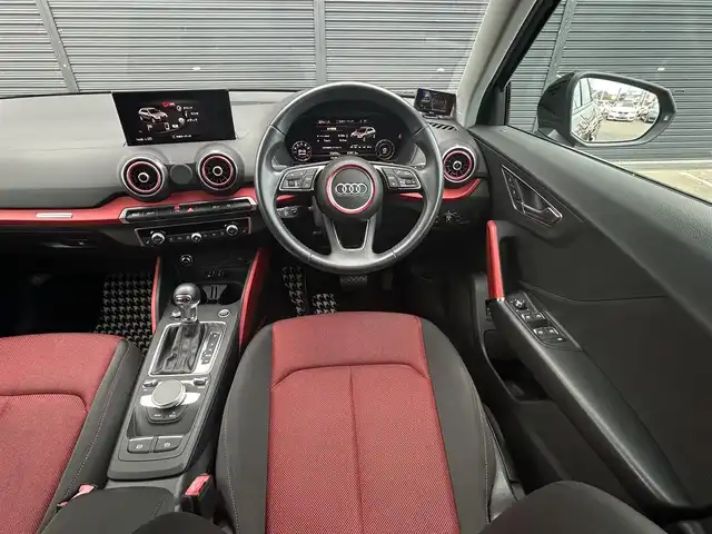 アウディ Ｑ２ ハッシュタグ アニバーサリーリミテッド 茨城県 2018(平30)年 3.6万km ミトスブラックメタリック 特別仕様車 /アシスタンスP /ACC /バ-チャルCP /アウディプレセンス /レーンアシスト /サイドアシスト /7スポークローターデザイン17インチAW /専用レッド/ブラックスポーツシート /デコラティブパネルレッド /ナビ /TV /LED /ETC/禁煙車