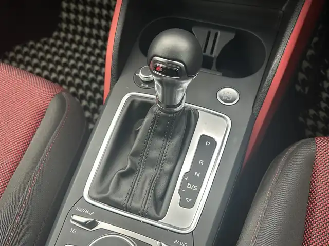 アウディ Ｑ２ ハッシュタグ アニバーサリーリミテッド 茨城県 2018(平30)年 3.6万km ミトスブラックメタリック 特別仕様車 /アシスタンスP /ACC /バ-チャルCP /アウディプレセンス /レーンアシスト /サイドアシスト /7スポークローターデザイン17インチAW /専用レッド/ブラックスポーツシート /デコラティブパネルレッド /ナビ /TV /LED /ETC/禁煙車