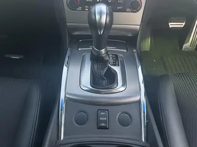 日産 スカイライン 250GT 神奈川県 2010(平22)年 9.2万km ブリリアントシルバー HDDナビ/フルセグテレビ/バックカメラ/プッシュスタート/ドアバイザー/ETC/スタッドレスタイヤ4本/前席パワーシート