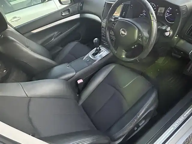 日産 スカイライン 250GT 神奈川県 2010(平22)年 9.2万km ブリリアントシルバー HDDナビ/フルセグテレビ/バックカメラ/プッシュスタート/ドアバイザー/ETC/スタッドレスタイヤ4本/前席パワーシート