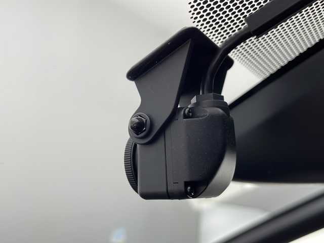 トヨタ エスクァイア Gi プレミアムパッケージ ブラックテーラード 千葉県 2021(令3)年 2.2万km ホワイトパールクリスタルシャイン 社外ナビ/　CD/DVD/Bluetooth/フルセグTV/社外フリップダウンモニター/モデリスタエアロ（F/S/R）/トヨタセーフティセンス/クルーズコントロール/車線逸脱警報/衝突軽減ブレーキ/クリアランスソナー/先行車発進警報/オートハイビーム/両側パワスラ/ハーフレザーシート/前席シートヒーター/ステアリングヒーター/LEDライト/フォグランプ/ETC/バックカメラ/前後ドラレコ/シートバックテーブル/ロールサンシェード/フロアマット/ドアバイザー