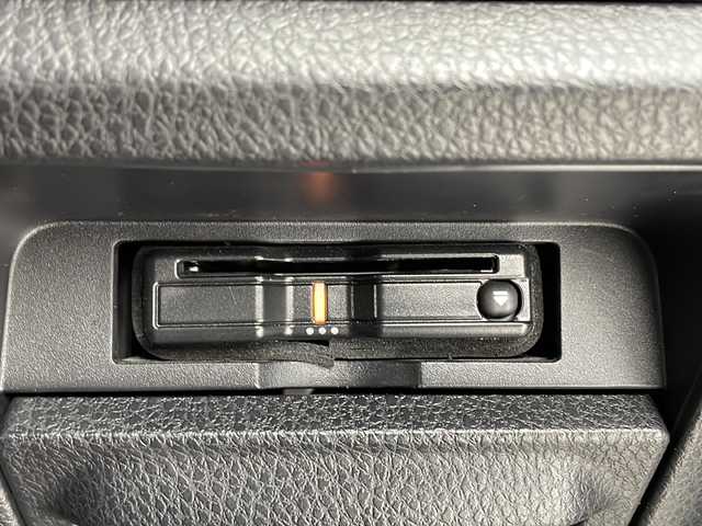 トヨタ エスクァイア Gi プレミアムパッケージ ブラックテーラード 千葉県 2021(令3)年 2.2万km ホワイトパールクリスタルシャイン 社外ナビ/　CD/DVD/Bluetooth/フルセグTV/社外フリップダウンモニター/モデリスタエアロ（F/S/R）/トヨタセーフティセンス/クルーズコントロール/車線逸脱警報/衝突軽減ブレーキ/クリアランスソナー/先行車発進警報/オートハイビーム/両側パワスラ/ハーフレザーシート/前席シートヒーター/ステアリングヒーター/LEDライト/フォグランプ/ETC/バックカメラ/前後ドラレコ/シートバックテーブル/ロールサンシェード/フロアマット/ドアバイザー