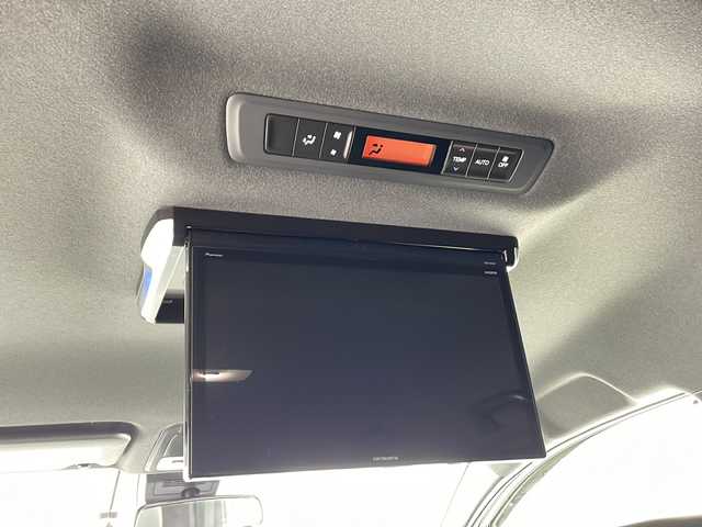 トヨタ エスクァイア Gi プレミアムパッケージ ブラックテーラード 千葉県 2021(令3)年 2.2万km ホワイトパールクリスタルシャイン 社外ナビ/　CD/DVD/Bluetooth/フルセグTV/社外フリップダウンモニター/モデリスタエアロ（F/S/R）/トヨタセーフティセンス/クルーズコントロール/車線逸脱警報/衝突軽減ブレーキ/クリアランスソナー/先行車発進警報/オートハイビーム/両側パワスラ/ハーフレザーシート/前席シートヒーター/ステアリングヒーター/LEDライト/フォグランプ/ETC/バックカメラ/前後ドラレコ/シートバックテーブル/ロールサンシェード/フロアマット/ドアバイザー