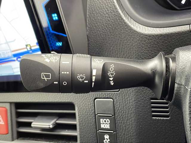 トヨタ エスクァイア Gi プレミアムパッケージ ブラックテーラード 千葉県 2021(令3)年 2.2万km ホワイトパールクリスタルシャイン 社外ナビ/　CD/DVD/Bluetooth/フルセグTV/社外フリップダウンモニター/モデリスタエアロ（F/S/R）/トヨタセーフティセンス/クルーズコントロール/車線逸脱警報/衝突軽減ブレーキ/クリアランスソナー/先行車発進警報/オートハイビーム/両側パワスラ/ハーフレザーシート/前席シートヒーター/ステアリングヒーター/LEDライト/フォグランプ/ETC/バックカメラ/前後ドラレコ/シートバックテーブル/ロールサンシェード/フロアマット/ドアバイザー