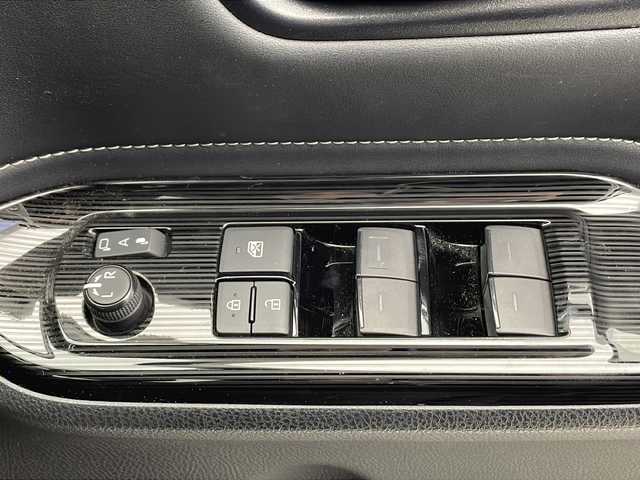 トヨタ エスクァイア Gi プレミアムパッケージ ブラックテーラード 千葉県 2021(令3)年 2.2万km ホワイトパールクリスタルシャイン 社外ナビ/　CD/DVD/Bluetooth/フルセグTV/社外フリップダウンモニター/モデリスタエアロ（F/S/R）/トヨタセーフティセンス/クルーズコントロール/車線逸脱警報/衝突軽減ブレーキ/クリアランスソナー/先行車発進警報/オートハイビーム/両側パワスラ/ハーフレザーシート/前席シートヒーター/ステアリングヒーター/LEDライト/フォグランプ/ETC/バックカメラ/前後ドラレコ/シートバックテーブル/ロールサンシェード/フロアマット/ドアバイザー