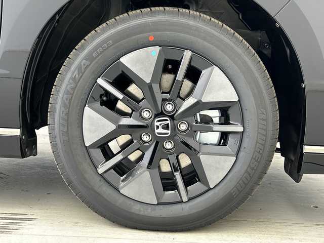 ホンダ ステップワゴン スパーダ eHEV 愛知県 2025(令7)年 0.1千km クリスタルブラックパール 登録済未使用車/11.4インチHonda CONNECTナビ(LXM-247VFLi)/・AppleCarPlay/AndroidAuto/・フルセグ/・ＨＤＭＩ入力端子/・ＵＳＢ入力端子/・Bluetooth/・CD/DVD/スペアキー１本/アダプティブクルーズコントロール/ブラインドスポットモニター/ホンダセンシング/シートヒーター/２列目オットマン/２列目キャプテンシート/全列USB Type-C チャージャー/両側パワースライドドア/パワーテールゲート/パドルシフト/取扱説明書/保証書