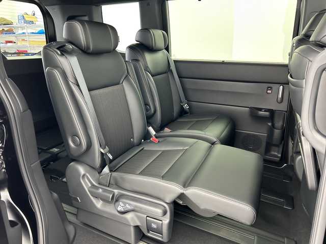 ホンダ ステップワゴン スパーダ eHEV 愛知県 2025(令7)年 0.1千km クリスタルブラックパール 登録済未使用車/11.4インチHonda CONNECTナビ(LXM-247VFLi)/・AppleCarPlay/AndroidAuto/・フルセグ/・ＨＤＭＩ入力端子/・ＵＳＢ入力端子/・Bluetooth/・CD/DVD/スペアキー１本/アダプティブクルーズコントロール/ブラインドスポットモニター/ホンダセンシング/シートヒーター/２列目オットマン/２列目キャプテンシート/全列USB Type-C チャージャー/両側パワースライドドア/パワーテールゲート/パドルシフト/取扱説明書/保証書