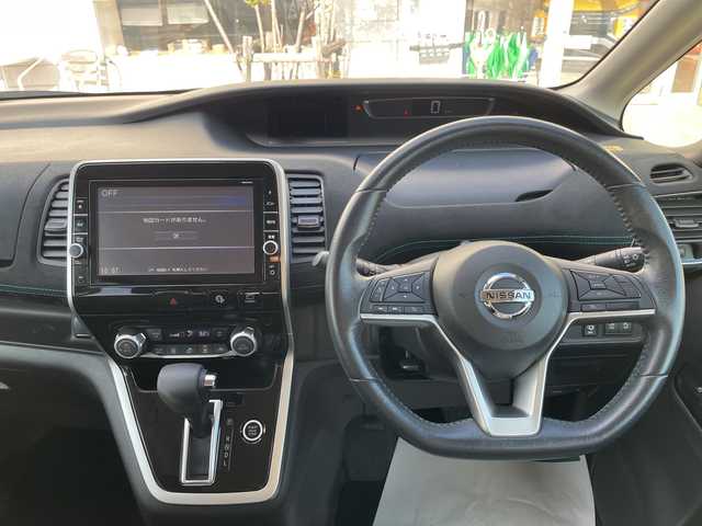 日産 セレナ ライダー 石川県 2017(平29)年 7.3万km パール 純正９型ナビ　フルセグＴＶ　アラウンドビューモニター　ＬＥＤヘッドライト　ＥＴＣ　両側パワースライド　エマージェンシーブレーキ　純正アルミホイール　インテリキー　プッシュスタート