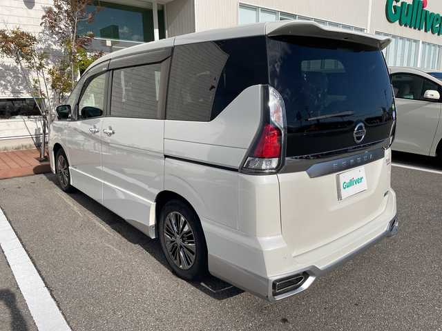 日産 セレナ ライダー 石川県 2017(平29)年 7.3万km パール 純正９型ナビ　フルセグＴＶ　アラウンドビューモニター　ＬＥＤヘッドライト　ＥＴＣ　両側パワースライド　エマージェンシーブレーキ　純正アルミホイール　インテリキー　プッシュスタート