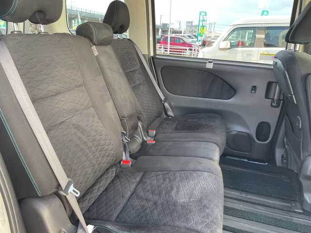 日産 セレナ ライダー 石川県 2017(平29)年 7.3万km パール 純正９型ナビ　フルセグＴＶ　アラウンドビューモニター　ＬＥＤヘッドライト　ＥＴＣ　両側パワースライド　エマージェンシーブレーキ　純正アルミホイール　インテリキー　プッシュスタート