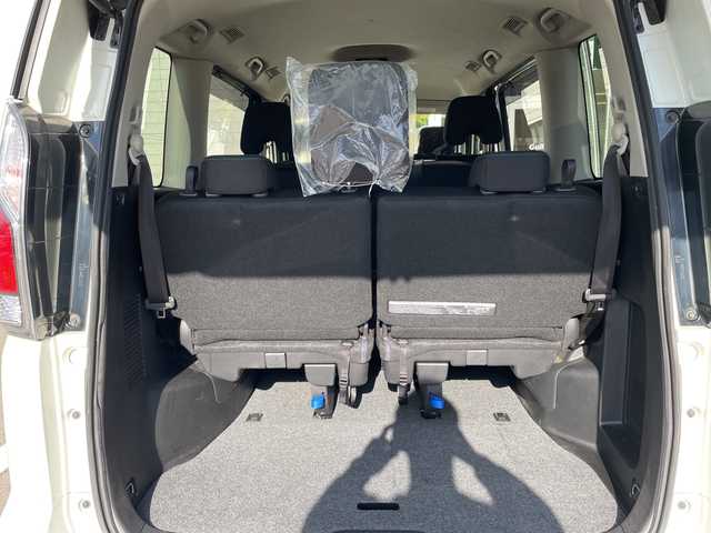 日産 セレナ ライダー 石川県 2017(平29)年 7.3万km パール 純正９型ナビ　フルセグＴＶ　アラウンドビューモニター　ＬＥＤヘッドライト　ＥＴＣ　両側パワースライド　エマージェンシーブレーキ　純正アルミホイール　インテリキー　プッシュスタート