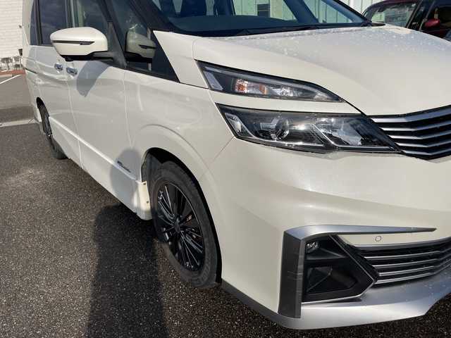 日産 セレナ ライダー 石川県 2017(平29)年 7.3万km パール 純正９型ナビ　フルセグＴＶ　アラウンドビューモニター　ＬＥＤヘッドライト　ＥＴＣ　両側パワースライド　エマージェンシーブレーキ　純正アルミホイール　インテリキー　プッシュスタート