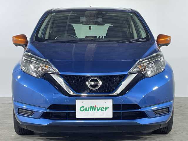 日産 ノート e－パワー X 福岡県 2017(平29)年 5.9万km シャイニングブルー 純正ディーラーナビ（CD、DVD、Bluetooth、iPod、AUX）/ETC/フルセグテレビ/レーンキープアシスト/パーキングアシスト/取扱説明書/ベンチシート/衝突被害軽減システム