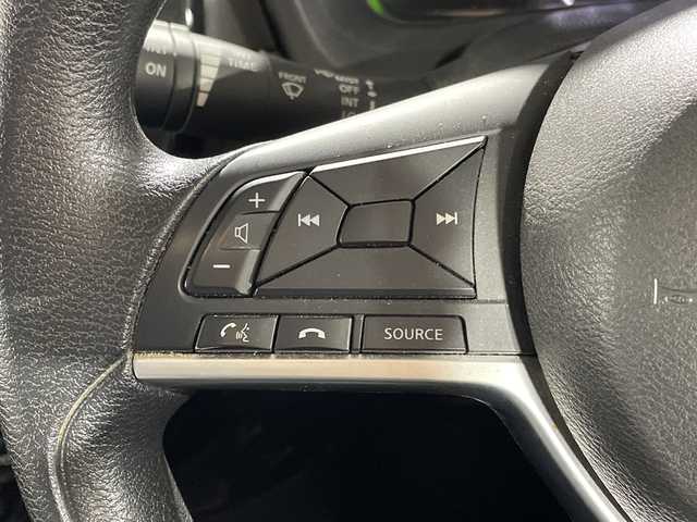 日産 ノート e－パワー X 福岡県 2017(平29)年 5.9万km シャイニングブルー 純正ディーラーナビ（CD、DVD、Bluetooth、iPod、AUX）/ETC/フルセグテレビ/レーンキープアシスト/パーキングアシスト/取扱説明書/ベンチシート/衝突被害軽減システム