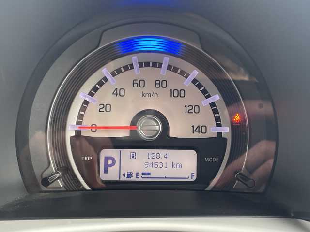 スズキ ハスラー X 道央・札幌 2017(平29)年 9.5万km シフォンアイボリーM ・４WD/・衝突軽減ブレーキ/・純正ナビ/　CD＆BT＆USB＆TV/・全方位カメラ/・バックカメラ/・サイドカメラ/・フロントカメラ/・ダウンヒルアシスト/・アイドリングストップ/・オートエアコン/・オートライト/・ミラーヒーター/・シートヒーター/・電動格納ミラー/・前方ドライブレコーダー/・ETC/・プッシュスタート/・スマートキー/・純正フロアマット/・ドアバイザー/・ウィンカーミラー/・フォグライト/・スペアキー