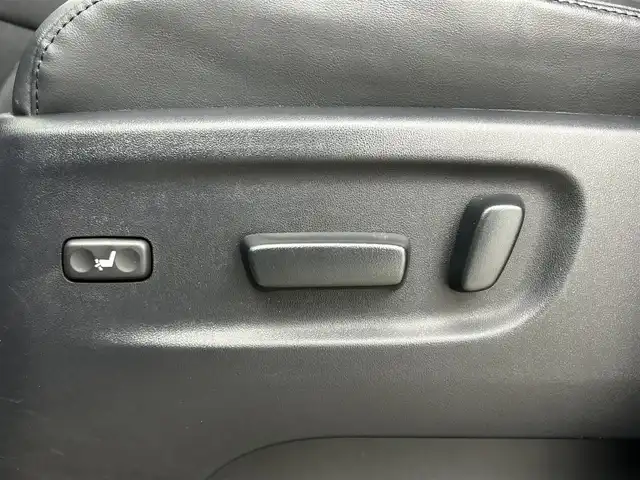 トヨタ アルファード S Cパッケージ 千葉県 2018(平30)年 6.4万km ホワイトパールクリスタルシャイン 禁煙車/トヨタセーフティセンス/・プリクラッシュセーフティ/・プリクラッシュセーフティブレーキ/・レーンディパーチャーアラート/・レーンキープアシスト/・ブラインドスポットモニター/・クリアランスソナー/・レーダークルーズコントロール/12.1インチフリップダウンモニター/両側パワースライドドア/パワーバックドア/純正１０インチメモリナビ/・型番：NSZN-Z68T/・CD/DVD/Bluetooth/フルセグTV/・バックカメラ/・ビルトインETC２.０/・デジタルインナーミラー/レザーシート/・DNセカンドパワーシート/・D席メモリ付き/・DNシートヒーター/・DNエアーシート/革巻きステアリング/・ステアリングスイッチ/・ステアリングヒーター/MT付きAT/電子パーキング/・ブレーキホールド/左右独立エアコン/純正フロアマット/純正１８インチAW/オートライト/・オートマチックハイビーム/・LEDヘッドライト/・LEDフォグランプ