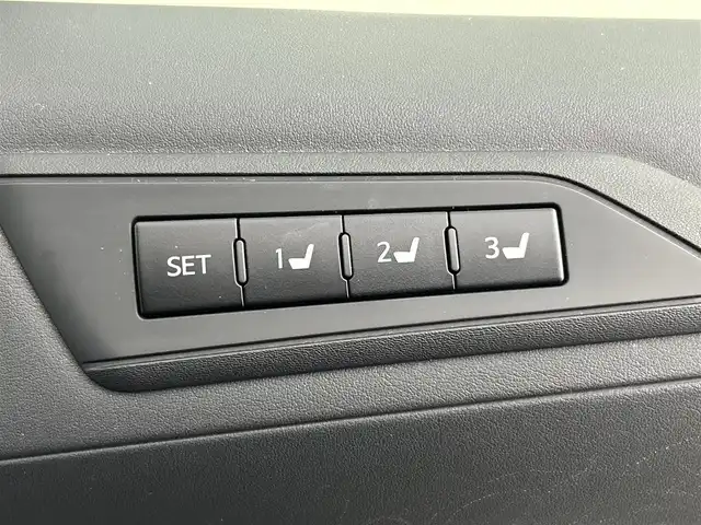 トヨタ アルファード S Cパッケージ 千葉県 2018(平30)年 6.4万km ホワイトパールクリスタルシャイン 禁煙車/トヨタセーフティセンス/・プリクラッシュセーフティ/・プリクラッシュセーフティブレーキ/・レーンディパーチャーアラート/・レーンキープアシスト/・ブラインドスポットモニター/・クリアランスソナー/・レーダークルーズコントロール/12.1インチフリップダウンモニター/両側パワースライドドア/パワーバックドア/純正１０インチメモリナビ/・型番：NSZN-Z68T/・CD/DVD/Bluetooth/フルセグTV/・バックカメラ/・ビルトインETC２.０/・デジタルインナーミラー/レザーシート/・DNセカンドパワーシート/・D席メモリ付き/・DNシートヒーター/・DNエアーシート/革巻きステアリング/・ステアリングスイッチ/・ステアリングヒーター/MT付きAT/電子パーキング/・ブレーキホールド/左右独立エアコン/純正フロアマット/純正１８インチAW/オートライト/・オートマチックハイビーム/・LEDヘッドライト/・LEDフォグランプ