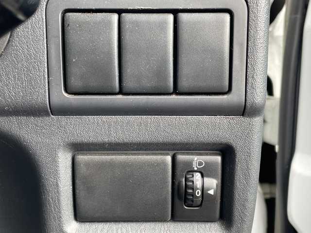 スズキ ジムニー XG 千葉県 2017(平29)年 11.1万km スペリアホワイト 4WD/5MT/社外1DINオーディオ/リモコンキー/ルーフキャリア/社外サスペンション/ETC/ABS