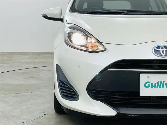 トヨタ アクア S スタイルブラック 福島県 2018(平30)年 5.6万km ホワイトパールクリスタルシャイン トヨタセーフティセンス/・衝突被害軽減/・車線逸脱警報/・レーントレーシングアシスト/・オートハイビーム/純正7インチナビ/・フルセグテレビ/・Bluetooth/・SD/・CD/DVD/・FM/AM/・バックカメラ/・ETC/・ステアリングリモコン/前方ドライブレコーダー/純正フロアマット/純正ドアバイザー/ウインカーミラー/オートミラー/iストップ/クリアランスソナー（前後）/プッシュスタート/・スマートキー/・ライトレベライザー