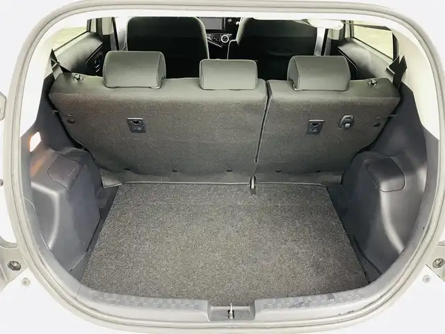 トヨタ アクア S スタイルブラック 福島県 2018(平30)年 5.6万km ホワイトパールクリスタルシャイン トヨタセーフティセンス/・衝突被害軽減/・車線逸脱警報/・レーントレーシングアシスト/・オートハイビーム/純正7インチナビ/・フルセグテレビ/・Bluetooth/・SD/・CD/DVD/・FM/AM/・バックカメラ/・ETC/・ステアリングリモコン/前方ドライブレコーダー/純正フロアマット/純正ドアバイザー/ウインカーミラー/オートミラー/iストップ/クリアランスソナー（前後）/プッシュスタート/・スマートキー/・ライトレベライザー