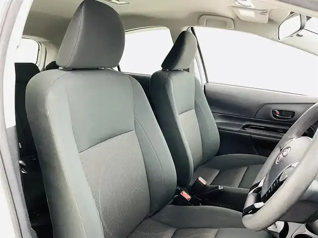 トヨタ アクア S スタイルブラック 福島県 2018(平30)年 5.6万km ホワイトパールクリスタルシャイン トヨタセーフティセンス/・衝突被害軽減/・車線逸脱警報/・レーントレーシングアシスト/・オートハイビーム/純正7インチナビ/・フルセグテレビ/・Bluetooth/・SD/・CD/DVD/・FM/AM/・バックカメラ/・ETC/・ステアリングリモコン/前方ドライブレコーダー/純正フロアマット/純正ドアバイザー/ウインカーミラー/オートミラー/iストップ/クリアランスソナー（前後）/プッシュスタート/・スマートキー/・ライトレベライザー