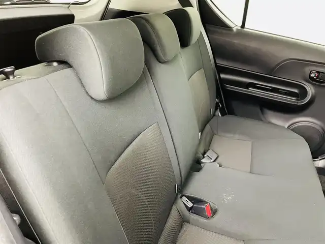 トヨタ アクア S スタイルブラック 福島県 2018(平30)年 5.6万km ホワイトパールクリスタルシャイン トヨタセーフティセンス/・衝突被害軽減/・車線逸脱警報/・レーントレーシングアシスト/・オートハイビーム/純正7インチナビ/・フルセグテレビ/・Bluetooth/・SD/・CD/DVD/・FM/AM/・バックカメラ/・ETC/・ステアリングリモコン/前方ドライブレコーダー/純正フロアマット/純正ドアバイザー/ウインカーミラー/オートミラー/iストップ/クリアランスソナー（前後）/プッシュスタート/・スマートキー/・ライトレベライザー