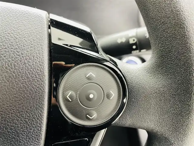 トヨタ アクア S スタイルブラック 福島県 2018(平30)年 5.6万km ホワイトパールクリスタルシャイン トヨタセーフティセンス/・衝突被害軽減/・車線逸脱警報/・レーントレーシングアシスト/・オートハイビーム/純正7インチナビ/・フルセグテレビ/・Bluetooth/・SD/・CD/DVD/・FM/AM/・バックカメラ/・ETC/・ステアリングリモコン/前方ドライブレコーダー/純正フロアマット/純正ドアバイザー/ウインカーミラー/オートミラー/iストップ/クリアランスソナー（前後）/プッシュスタート/・スマートキー/・ライトレベライザー