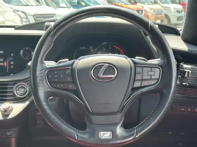 レクサス ＬＳ 500 Fスポーツ 愛知県 2018(平30)年 7.3万km ホワイトノーヴァガラスフレーク 〇ワンオーナー/〇ムーンルーフ/〇純正12.3インチナビ/〇フルセグTV/〇バックカメラ/〇パノラマモニター/〇マークレビンソン/〇ビルトインETC2.0/〇セーフティ＋A/〇レーダークルーズコントロール/〇プリクラッシュセーフティ/〇LEDヘッドランプ/〇オートライト/〇純正20インチアルミ/〇革巻きステアリング/〇パドルシフト/〇オートエアコン/〇革シート/〇シートヒーター/〇シートベンチレーション/〇パワーシート/〇電動サンシェード/〇パワートランク/〇スマートキー