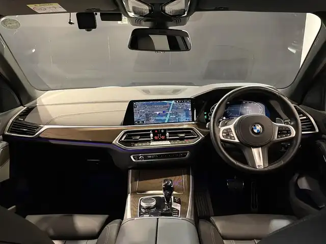 ＢＭＷ Ｘ５ xDrive 35d Mスポーツ 道央・札幌 2022(令4)年 1.9万km アルピンホワイトⅢ ハイラインpkg/　・アッシュ・グレイン・ブラウン・ファイン・ウッド・トリム/レザー・フィニッシュ・ダッシュボード/ドライビング・アシスト・プロフェッショナル/　・ACC/　・レーン・ディパーチャー・ウォーニング/　・レーン・チェンジ・ウォーニング/　・レーン・チェンジ・アシスト/パーキング・アシスト・プラス/　・PDC/　・パーキングアシスト/　・パノラマ・サイド・ビューカメラ/電動シート/シートヒーター/BMWヘッドアップディスプレイ/ワイヤレスチャージング/アンビエントライト/アダプティブLEDヘッドライト/オートライト/レインセンサー/オートマチック・テールゲート/ヒルディセントコントロール/ETC/取扱説明書、スペアキー1本有