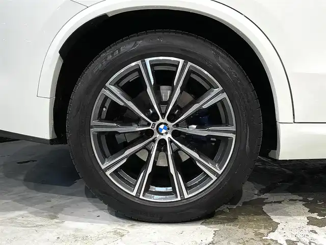 ＢＭＷ Ｘ５ xDrive 35d Mスポーツ 道央・札幌 2022(令4)年 1.9万km アルピンホワイトⅢ ハイラインpkg/　・アッシュ・グレイン・ブラウン・ファイン・ウッド・トリム/レザー・フィニッシュ・ダッシュボード/ドライビング・アシスト・プロフェッショナル/　・ACC/　・レーン・ディパーチャー・ウォーニング/　・レーン・チェンジ・ウォーニング/　・レーン・チェンジ・アシスト/パーキング・アシスト・プラス/　・PDC/　・パーキングアシスト/　・パノラマ・サイド・ビューカメラ/電動シート/シートヒーター/BMWヘッドアップディスプレイ/ワイヤレスチャージング/アンビエントライト/アダプティブLEDヘッドライト/オートライト/レインセンサー/オートマチック・テールゲート/ヒルディセントコントロール/ETC/取扱説明書、スペアキー1本有