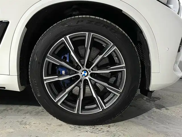 ＢＭＷ Ｘ５ xDrive 35d Mスポーツ 道央・札幌 2022(令4)年 1.9万km アルピンホワイトⅢ ハイラインpkg/　・アッシュ・グレイン・ブラウン・ファイン・ウッド・トリム/レザー・フィニッシュ・ダッシュボード/ドライビング・アシスト・プロフェッショナル/　・ACC/　・レーン・ディパーチャー・ウォーニング/　・レーン・チェンジ・ウォーニング/　・レーン・チェンジ・アシスト/パーキング・アシスト・プラス/　・PDC/　・パーキングアシスト/　・パノラマ・サイド・ビューカメラ/電動シート/シートヒーター/BMWヘッドアップディスプレイ/ワイヤレスチャージング/アンビエントライト/アダプティブLEDヘッドライト/オートライト/レインセンサー/オートマチック・テールゲート/ヒルディセントコントロール/ETC/取扱説明書、スペアキー1本有