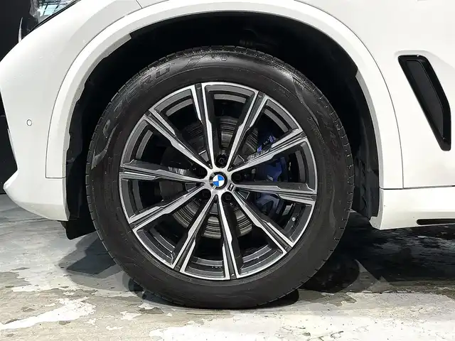 ＢＭＷ Ｘ５ xDrive 35d Mスポーツ 道央・札幌 2022(令4)年 1.9万km アルピンホワイトⅢ ハイラインpkg/　・アッシュ・グレイン・ブラウン・ファイン・ウッド・トリム/レザー・フィニッシュ・ダッシュボード/ドライビング・アシスト・プロフェッショナル/　・ACC/　・レーン・ディパーチャー・ウォーニング/　・レーン・チェンジ・ウォーニング/　・レーン・チェンジ・アシスト/パーキング・アシスト・プラス/　・PDC/　・パーキングアシスト/　・パノラマ・サイド・ビューカメラ/電動シート/シートヒーター/BMWヘッドアップディスプレイ/ワイヤレスチャージング/アンビエントライト/アダプティブLEDヘッドライト/オートライト/レインセンサー/オートマチック・テールゲート/ヒルディセントコントロール/ETC/取扱説明書、スペアキー1本有