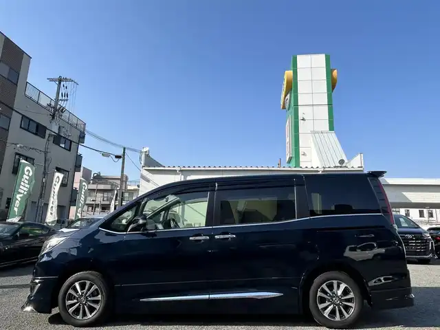 トヨタ エスクァイア Gi 兵庫県 2021(令3)年 3.9万km ブラッキッシュアゲハガラスフレーク ・モデリスタエアロ/・純正10インチナビ/・地デジ/DVD/BT/USB/HDMI/・ステアリングリモコン/・純正12.1型フリップダウンモニター（V12T-R68C）/・バックカメラ/・合皮シート/・前シートヒーター/・純正15インチAW/・オートLEDヘッドランプ/・LEDフォグランプ/・ビルトインETC/・両側パワースライドドア/・クルーズコントロール/・プリクラッシュセーフティ/・オートマチックハイビーム/・レーンディパーチャーアラート/・パーキングサポートブレーキ/・クリアランスソナー