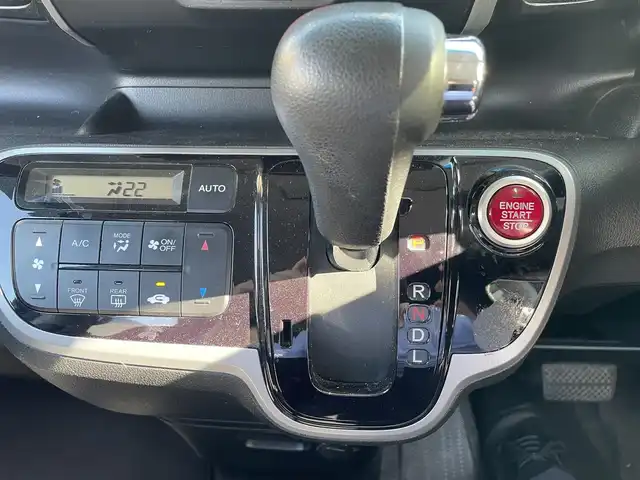 ホンダ Ｎ ＢＯＸ カスタム G Lパッケージ 兵庫県 2013(平25)年 8.8万km クリスタルブラックパール (株)IDOMが運営する【じしゃロン神戸名谷店】の自社ローン専用車両になりますこちらは現金またはオートローンご利用時の価格です。自社ローンご希望の方は別途その旨お申付け下さい/左パワースライド/スマートキー/ETC/バックカメラ/純正SDナビ/HIDヘッドライト/オートライト/電動格納ミラー/14インチ純正アルミ/オートエアコン/プッシュスタート/横滑り防止/フルセグTV/Bluetooth/ECONボタン/ドラレコ（F）