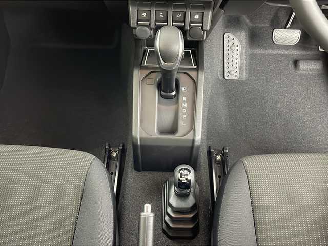 スズキ ジムニー XC 鹿児島県 2025(令7)年 0.1万km未満 ミディアムグレー 社外9インチメモリナビ【AVIC-RQS720ZS】/フルセグテレビ/Bluetoothオーディオ/LEDヘッドライト/ヘッドライトウォッシャー/クルーズコントロール/フォグライト/電動格納もラー