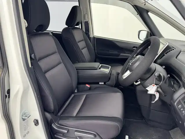 日産 セレナ ハイウェイスター プロパイロットED 愛知県 2016(平28)年 2.5万km ブリリアントホワイトパール 純正9インチナビ　/（フルセグ/BT/CD/DVD） /フリップダウンモニター　/レーダークルーズコントロール　/バックモニター　/衝突軽減システム　/コーナーセンサー　/レーンキープアシスト　/両側パワースライドドア　/ＥＴＣ　/純正ＡＷ