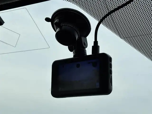 トヨタ アクア G ブラックソフトレザーセレ 大分県 2015(平27)年 9.4万km ライムホワイトパールクリスタルシャイン ・純正SDナビ(CD.DVD.SD.BT)/・バックカメラ/・フルセグテレビ/・TRDエアロ/・クルーズコントロール/・ETC/・ステアリングリモコン/・オートライト/・ドライブレコーダー/・シートヒーター/・社外スピーカー