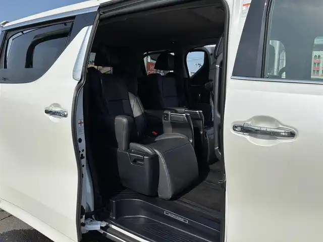 トヨタ アルファード S Cパッケージ 宮城県 2022(令4)年 4.4万km ホワイトパールクリスタルシャイン セーフティセンス/・プリクラッシュセーフティ/・レーントレーシングアシスト/・ロードサインアシスト/・アダプティブハイビームシステム/・レーダークルーズコントロール（全車速追従機能付）/パーキングサポートブレーキ（前後方静止物）/純正12インチフリップダウンモニター/9インチディスプレイオーディオ/・CD/DVDデッキ/・Bluetooth/・フルセグTV/バックカメラ/ビルトインETC/ドライブレコーダー/AC100V/100Wコンセント/パワーバックドア/両側パワースライドドア/合皮シート/シートヒーター/ベンチレーション/パワーシート（運転席メモリー機能付）/ウッドコンビステアリング/ステアリングヒーター/電動パーキングブレーキ/ブレーキホールド/3眼LEDヘッドランプ/スマートキー＆プッシュスタート/純正18インチAW/フロアマット/W/サイド/カーテンエアバッグ