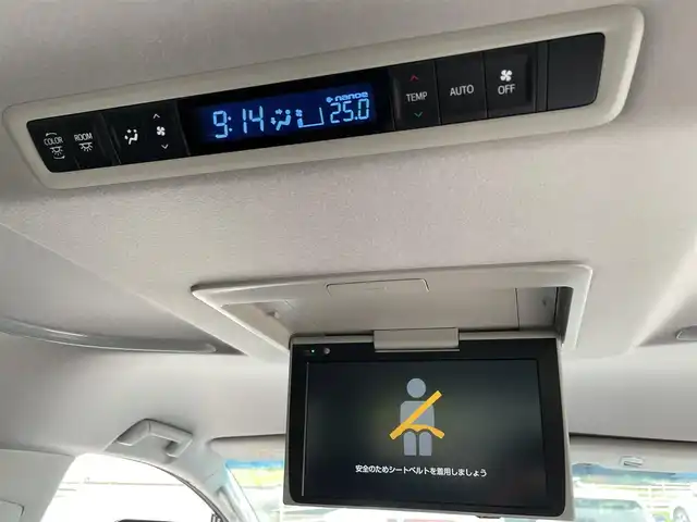 トヨタ アルファード S Cパッケージ 佐賀県 2022(令4)年 4.4万km ホワイトパールクリスタルシャイン 純正9インチディスプレイオーディオ/・フルセグTV/CD/DVDUSB/Bluetooth/純正12インチフリップダウンモニター/バックカメラ/前後ドライブレコーダー/ビルトインETC/両側パワースライドドア/パワーバックドア/リバース連動ドアミラー/後席エアコン/電子パーキングブレーキ/AUTO HOLD機能/合皮シート/DNセカンド席パワーシート(D席メモリー機能付)/DN席シートヒーター/シートベンチレーション/N席セカンド席電動オットマン/キャプテンシート/後席サンシェード/ISOFIX対応/木目調革巻きステアリング/ステアリングヒーター/ステアリングリモコン/純正18インチアルミホイール/純正三眼LEDヘッドライト/・オートマチックハイビーム/純正LEDフォグランプ/新車保証書/取扱説明書/スペアキー１本/トヨタセーフティセンス/・レーダークルーズコントロール/・レーントレーシングアシスト/・クリアランスソナー/・パーキングサポートブレーキ/・プリクラッシュセーフティ/・ロードサインアシスト