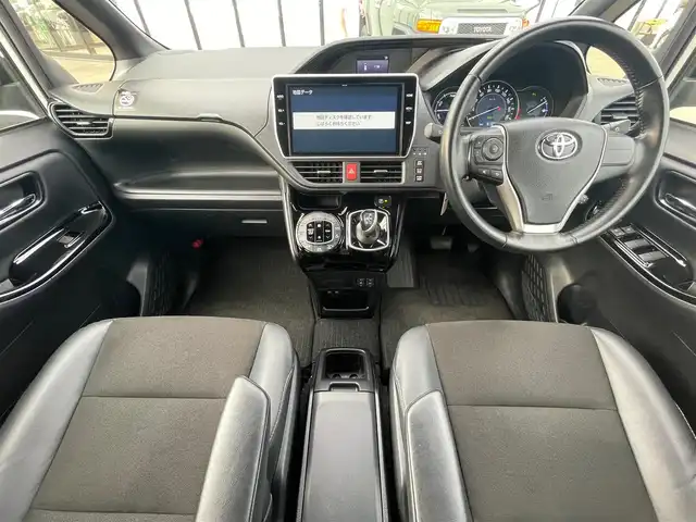 トヨタ ノア ハイブリッド Si ダブルバイビーⅡ 大阪府 2020(令2)年 6.2万km ホワイトパールクリスタルシャイン 純正１０インチナビ/   フルセグTV/CD/DVD/Bluetooth/USB/バックモニター/（雨滴除去マルチビューバックガイド付き）/１２．１インチ後席モニター/衝突軽減ブレーキ/横滑り防止装置/コーナーセンサー/前席シートヒーター/両側パワースライドドア/クルーズコントロール/レーンキープアシスト/ドライブレコーダー/オートマチックハイビーム/純正16インチアルミホイール/ハーフレザーシート/プッシュスタート/スマートキー/ＥＴＣ/ＬＥＤ