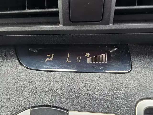 トヨタ シエンタ ハイブリッド G クエロ 福岡県 2020(令2)年 5万km ホワイトパールクリスタルシャイン 純正９インチメモリナビ（NSZT-Y68T）/（AM/FM/CD/DVD/BT/フルセグTV/SD）/フリップダウンモニター/両側パワースライドドア/クルーズコントロール/全方位カメラ/オートマチックハイビーム/ステアリングヒーター/シートヒーター/コーナーセンサー/車線逸脱警報/衝突軽減システム/横滑り防止装置/アイドリングストップ/スマートキー/プッシュスタートボタン/純正LEDヘッドライト/純正フロアマット/純正１５インチアルミホイール/ETC/モデリスタエアロ（前）