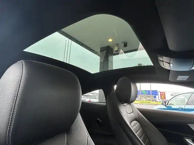 メルセデス・ベンツ Ｃ１８０ クーペ スポーツ 茨城県 2017(平29)年 5万km ダイヤモンドホワイト RSP/・ACC/・LKA/・BSM/キーレス＆ゴー/パノラマSR/HUD/パフュームアトマイザー/黒革シート/純正ナビ/（AM.FM.CD.DVD.BT）/フルセグTV/Bカメラ/ETC/パワーシート/シートヒーター