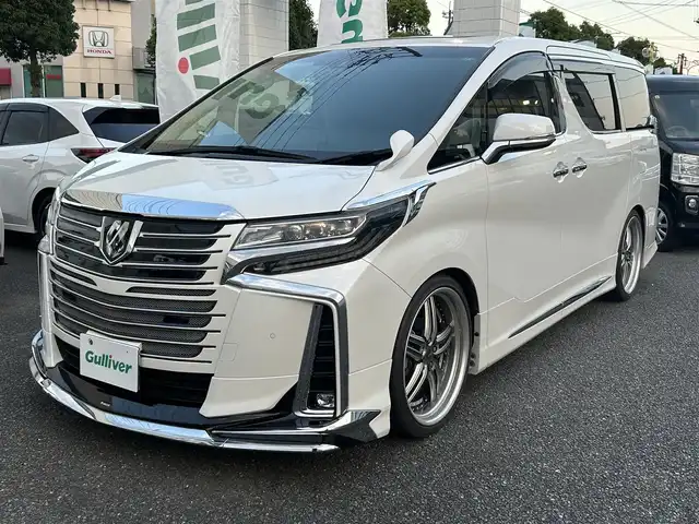 トヨタ アルファード S Cパッケージ 埼玉県 2019(令1)年 2.4万km ホワイトパールクリスタルシャイン /・ワンオーナー/・フルセグテレビ/・バックカメラ/・オットマン/・クルーズコントロール/・サンルーフ/・ドアバイザー/・プッシュスタート/・両側パワースライドドア/・パワーバックドア/・ETC2.0/・ABS/・レザーシート/・電動リアゲート/・エアバッグ/・アルミホイール/・サンルーフ/