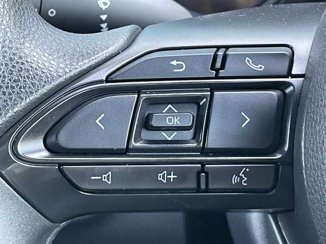 トヨタ ヤリス G 香川県 2020(令2)年 4万km ボルドーマイカメタリック 純正ナビ/→AM/FM/CD/DVD/Bluetooth/バックカメラ/衝突軽減ブレーキ/コーナーセンサー/レーンキープアシスト/前後ドライブレコーダー/ビルトインETC/ステアリングスイッチ/プッシュスタート/スマートキー/純正フロアマット