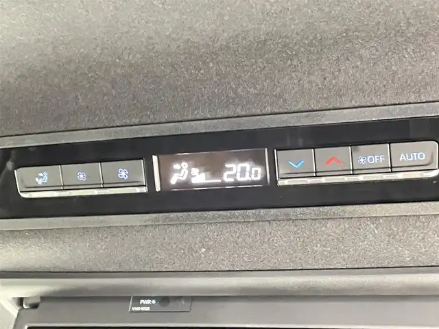 トヨタ ヴォクシー S－Z 千葉県 2022(令4)年 3.5万km グリッターブラックガラスフレーク セーフティセンス（衝突回避支援パッケージ）/・プリクラッシュセーフティ/・レーンディパーチャーアラート/・オートマチックハイビーム/・ドライバー異常時対応システム/・発進遅れ告知機能/・レーントレーシングアシスト/・レーダークルーズコントロール/・ロードサインアシスト/・プロアクティブドライビングアシスト/純正10.5インチディスプレイオーディオ/・車載メモリーナビ/・DVD/CD/・12スピーカー/・USB入力/・Apple CarPlay / Android Auto/・ETC2.0ユニット/・AM/ワイドFMチューナー/・地デジTV/・HDMI入力/・バックカメラ/純正13.2型有機EL後席モニター/両側パワースライドドア/LEDヘッドライト/ビルトインETC/ハーフレザーシート/前後コーナーセンサー/スマートキー