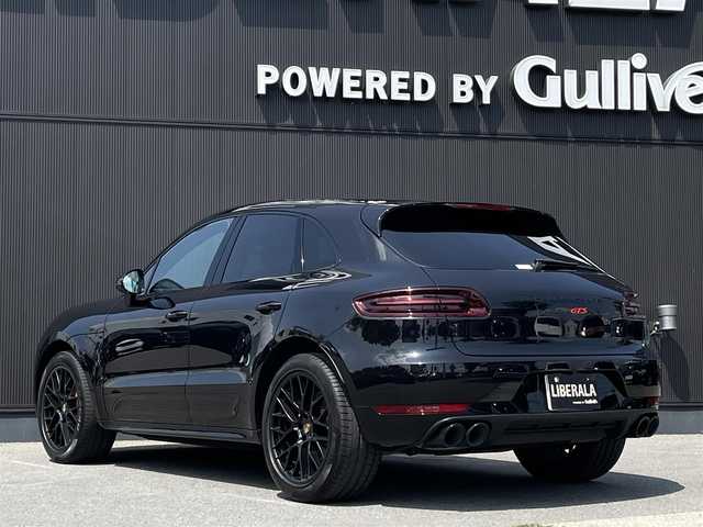 ポルシェ マカン GTS 長野県 2017(平29)年 3.8万km 黒 １オーナー　/スポーツクロノ　/本革１８ｗａｙスポーツシート　/ベンチレーション　/エントリー＆ドライブ　/ＡＣＣ　/レーンキープ　/スポーツエグゾースト　/エアサスペンション　/カラークレスト　/リヤＡＣ　/パワーバック