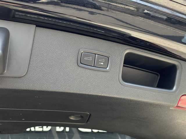 ポルシェ マカン GTS 長野県 2017(平29)年 3.8万km 黒 １オーナー　/スポーツクロノ　/本革１８ｗａｙスポーツシート　/ベンチレーション　/エントリー＆ドライブ　/ＡＣＣ　/レーンキープ　/スポーツエグゾースト　/エアサスペンション　/カラークレスト　/リヤＡＣ　/パワーバック