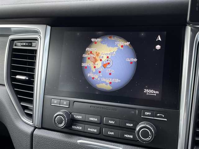 ポルシェ マカン GTS 長野県 2017(平29)年 3.8万km 黒 １オーナー　/スポーツクロノ　/本革１８ｗａｙスポーツシート　/ベンチレーション　/エントリー＆ドライブ　/ＡＣＣ　/レーンキープ　/スポーツエグゾースト　/エアサスペンション　/カラークレスト　/リヤＡＣ　/パワーバック