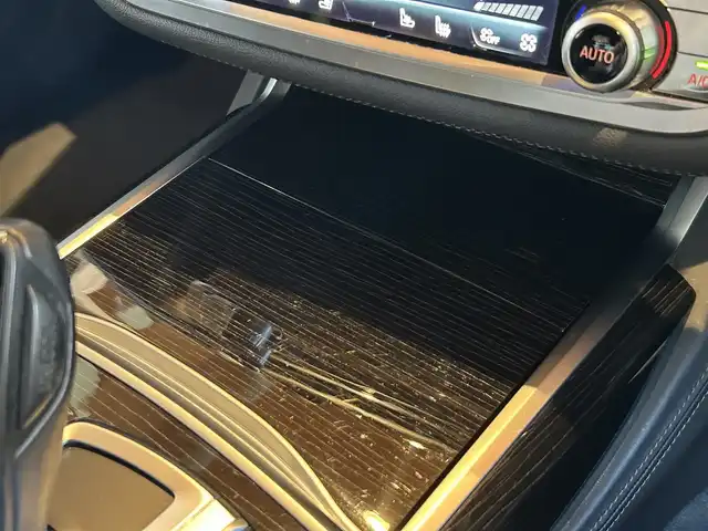 ＢＭＷ ７５０Ｌｉ Mスポーツ 宮城県 2016(平28)年 5万km ミネラルホワイト リヤコンフォートパッケージ/スカイラウンジガラスサンルーフ/リヤエンターテイメントシステム/アクティブクルーズコントロール/レーンキープアシスト/レーンチェンジウォーニング/ヘッドアップディスプレイ/harman/kardon/iDriveナビゲーションシステム/フルセグTV/全方位カメラ/ブラックレザーシート/シートベンチレーション/シートヒーター/メモリ機能付きパワーシート/純正20インチAW/レーザーライトLEDヘッドライト/後席専用タブレット