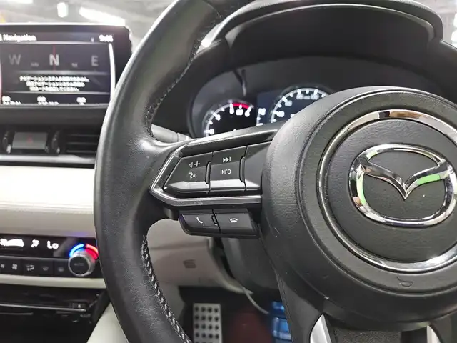 マツダ マツダ６セダン XD 100周年特別記念車 長野県 2020(令2)年 4.4万km スノーフレイクホワイトパールマイカ 〇純正8インチWVGAディスプレイ/コマンダーコントロール/ナビ用SDカードスロット/〇フルセグTV/AM/FMラジオ/CD/DVD/USB端子/〇バックカメラ/〇ワンオーナー/〇ETC/〇レーダークルーズコントロール/〇スマートブレーキサポート/〇レーンキープアシストシステム/〇100周年記念仕様車/〇100周年19インチAW/〇サンルーフ/〇サンシェード/〇レザーシート/〇パワーシート/〇シートヒーター/〇ベンチレーション/〇ヘッドアップディスプレイ/〇BSM/〇BOSE/〇イルミネーションステップ/〇純正デイライト/〇360カメラ/〇サイドシルアウタプレート/〇アルミペダルヘッドセット/〇ブルーワイドミラー/〇中央部メッキリング付革巻きステアリングホイール/〇左右独立温度調整オートエアコン/〇ユーザー買取者/〇禁煙車